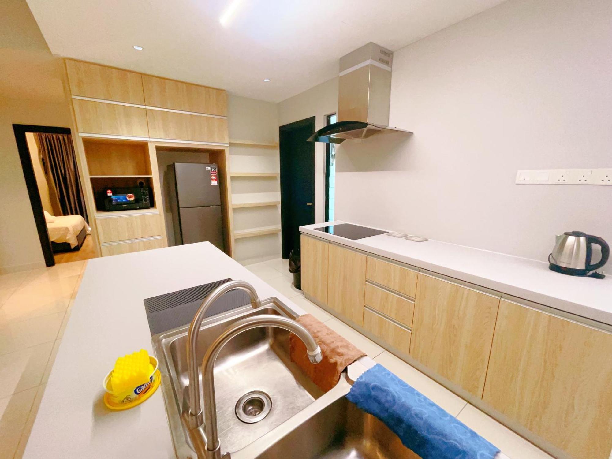 Apartment Monic Staycation #southkey Mosaic Next To Mid Valley Mall *